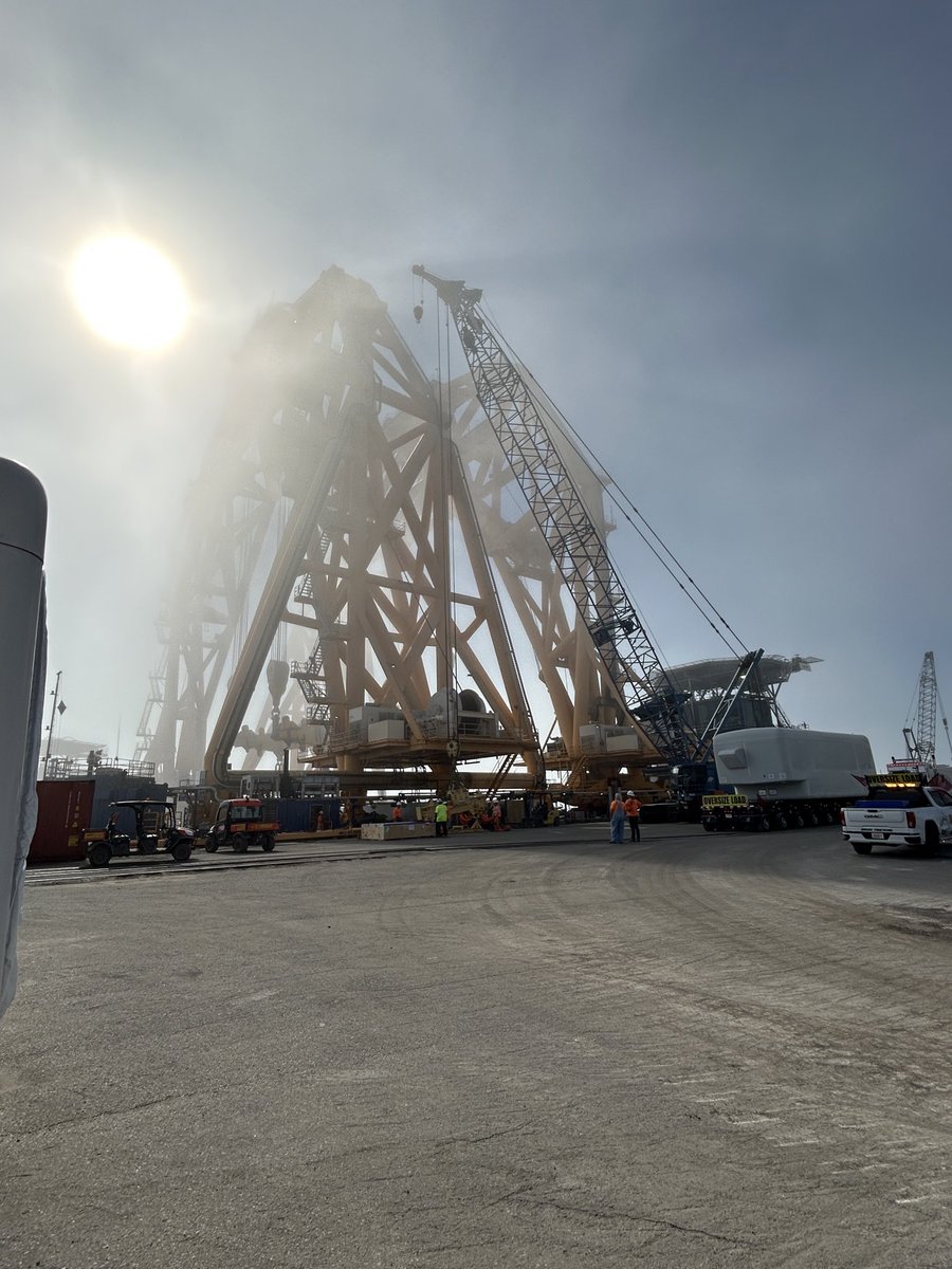JJThorsen's tweet image. I was at the port Wednesday when this thing rolled in and it docked exactly where we were working. It was crazy seeing it emerge through the fog. It got a little hectic there for a couple with the crane crew and the guys mooring it trying to work in the same space.
