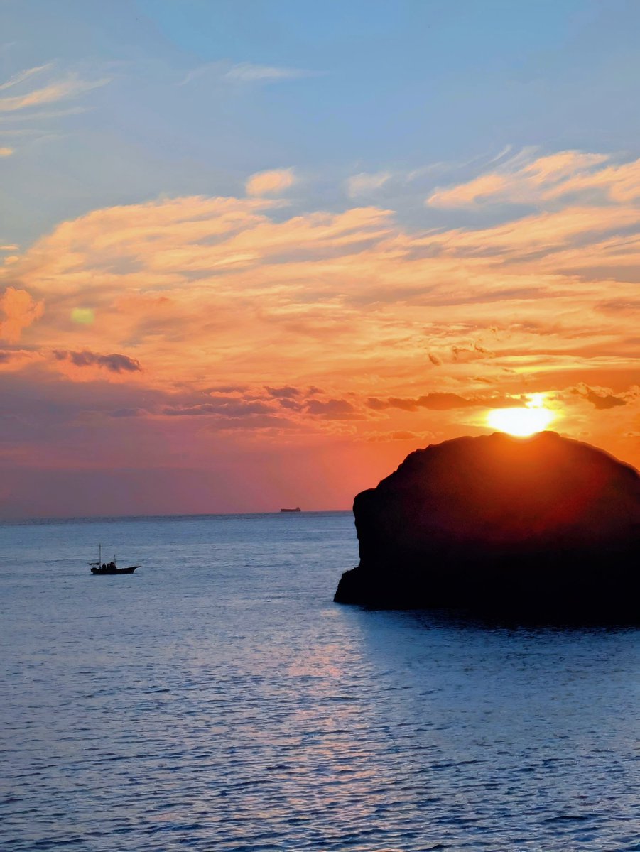 親愛なるフォロワーの皆様
土曜日のおはようちゃん🍂☕

#夕焼け　#西伊豆