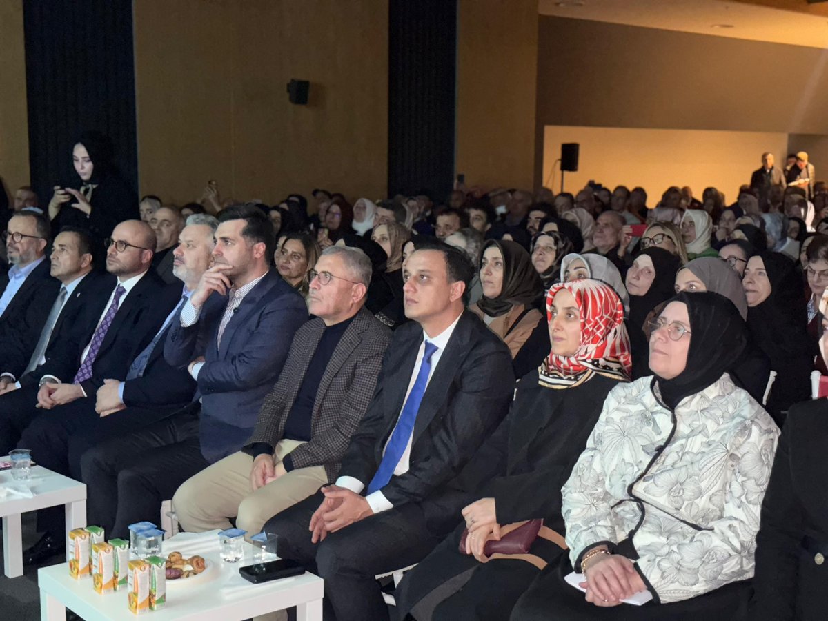 ak_uskudar's tweet photo. Bugün Üsküdar’da büyük bir enerji vardı!
İlçe Danışma Meclisimizi yoğun bir katılımla gerçekleştirdik; fikirlerin, hedeflerin ve heyecanın buluştuğu güçlü bir toplantı oldu.
Her mahallesine sevdalı olduğumuz Üsküdar için daha güçlü adımlar atmaya hazırız.

#BizimÜsküdar https://t.co/msgDkOgZnR
