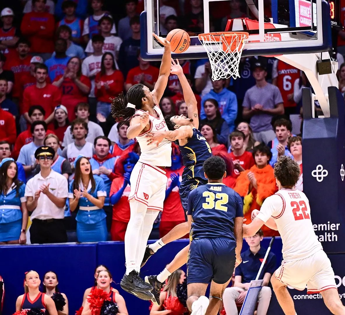 Something to watch over the next few years is Malcolm Thomas progression! MT has "NBA" potential, the staff handles athletic bigs well. 
By next year, It will be hard to keep him off the floor! IF things trend in this direction. Do you see MT as a building block next season? ✈️✈️