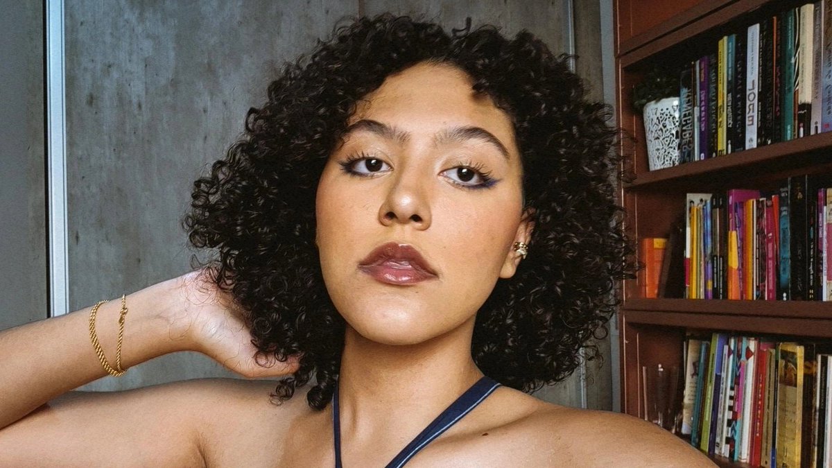 requintemusgo's tweet image. foto terrivel mas temo que meu cabelo realmente só entregue no interior