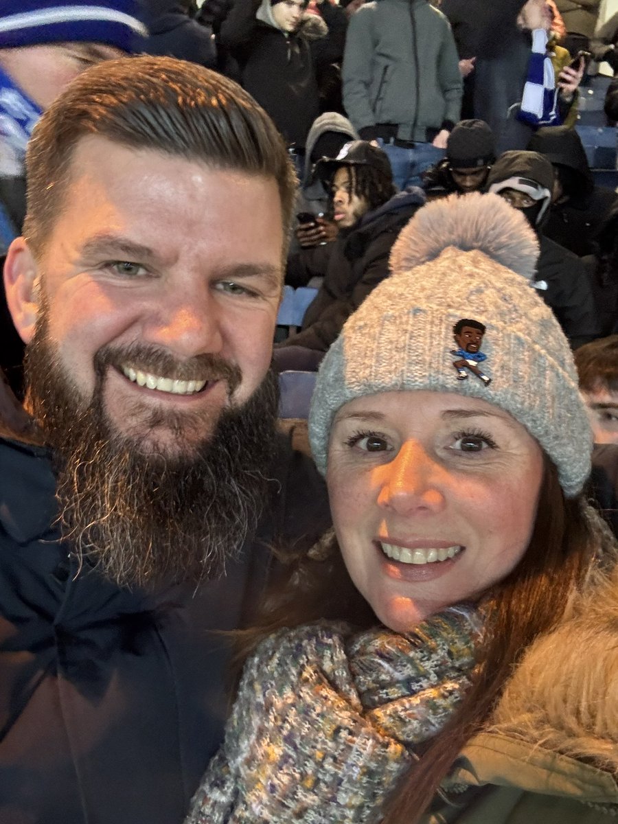 lizzyb_xx's tweet photo. Peterborough (A) on a Thursday night!!! 

#stockportcounty https://t.co/IdCKLqruFC
