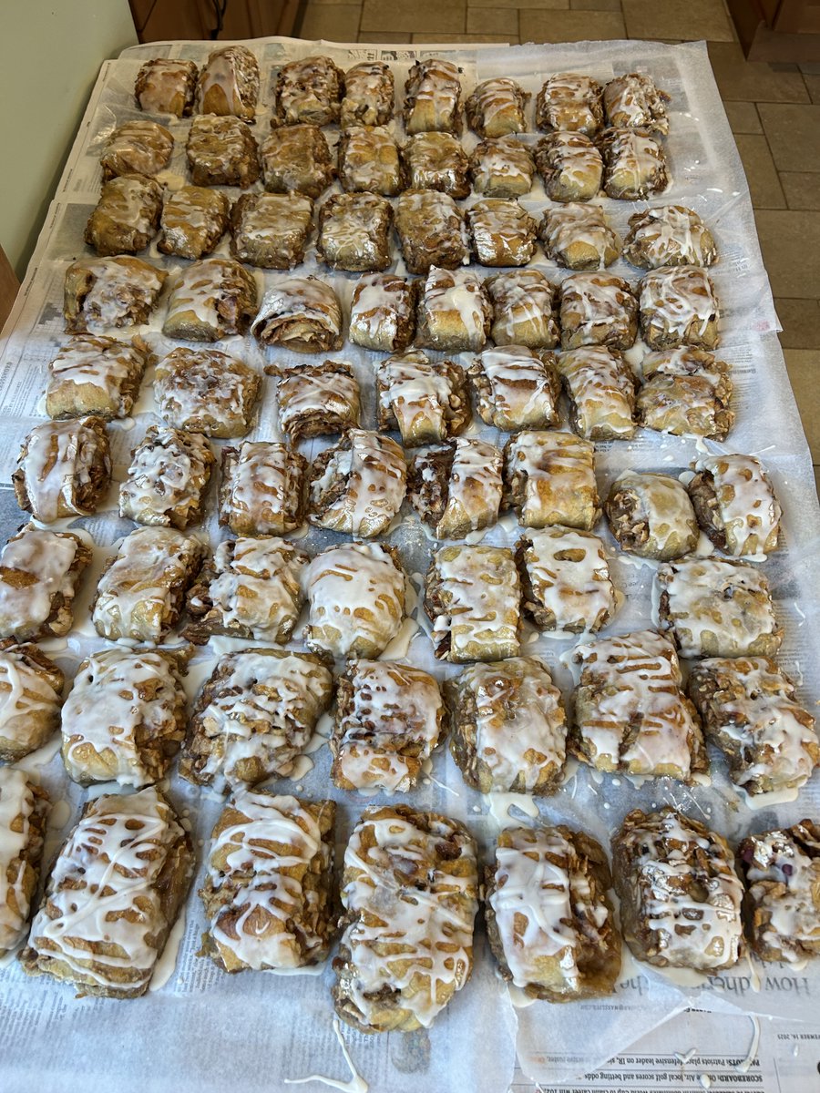 TheRealSVAHS's tweet photo. There are going to be lots of tasty treats like these Apple Wraps at the PTO Bake Sale Table at this Sunday's craft fair - be sure to stop by! https://t.co/MMhvJQMDrn