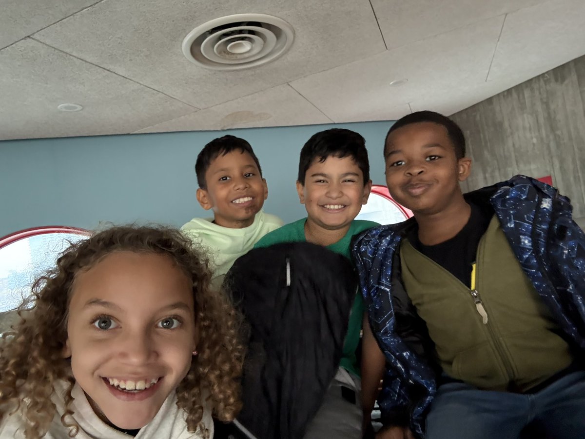 mrsament's tweet image. Yesterday our 4th graders went to the National Aquarium to build background knowledge ahead of their Turtle Trouble Science Unit! #CommunitySchools #enrichment #scienceoflearning