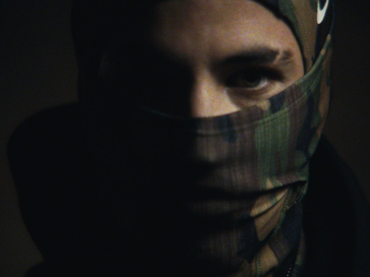 ZEUDOG IS BACK #1 <a href="/seanzeudog/">ZEUDOGISBACK</a> 
DIRECTED BY MEEEEEEEE