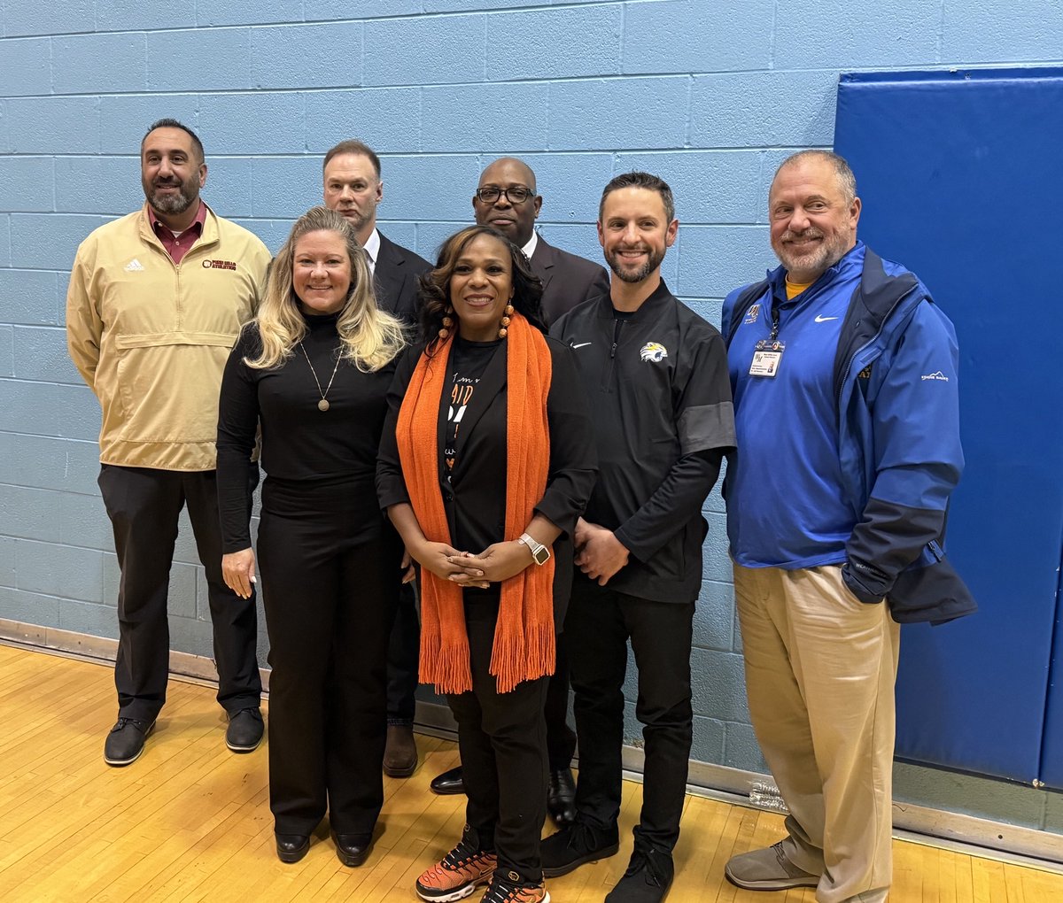 BrentwoodBoroSD's tweet photo. An exciting and transformational day as Brentwood Borough SD will be receiving a generous gift of $100,000 from the Tull Family Foundation’s new ”Team UP” initiative to support the Spartans’ athletic programs!! Dr. Burch attended the announcement.

Story:
https://t.co/3ej7J06UCL https://t.co/j9B5XiqFPF