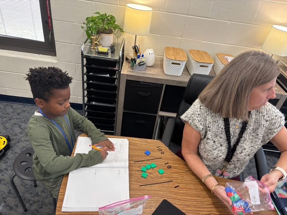 MikkiaJohnson's tweet image. Mrs. Kirby’s class is putting in the work! 💪📚
Our small groups were on fire today—reading, discussing, problem-solving, and lifting each other up every step of the way.
We’re so proud of their focus, teamwork, and determination.
These kids are SOARING!!