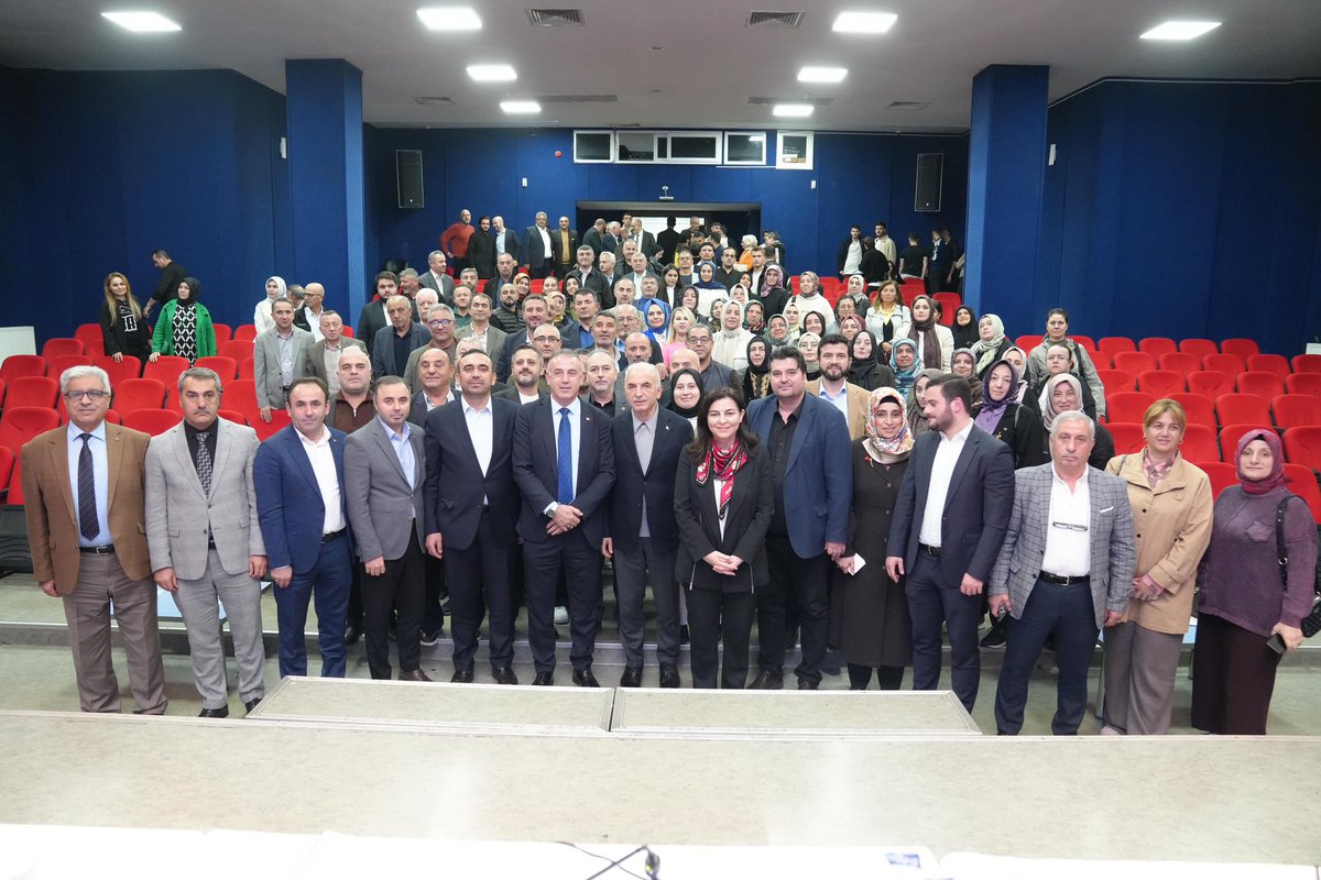 İstanbul Milletvekilimiz <a href="/pervintuba/">M P Tuba DURGUT</a>, Belediye Başkanımız <a href="/ismetyildirimtr/">İsmet Yıldırım</a>, İl Koordinatörümüz İbrahim Deniz, 3 Kademe İlçe Yönetim kurulu üyelerimiz, Meclis Üyelerimiz, Komisyon Başkanlarımız ve 3 kademe mahalle başkanlarımızın katılımıyla "Daraltılmış Danışma Meclisimizi