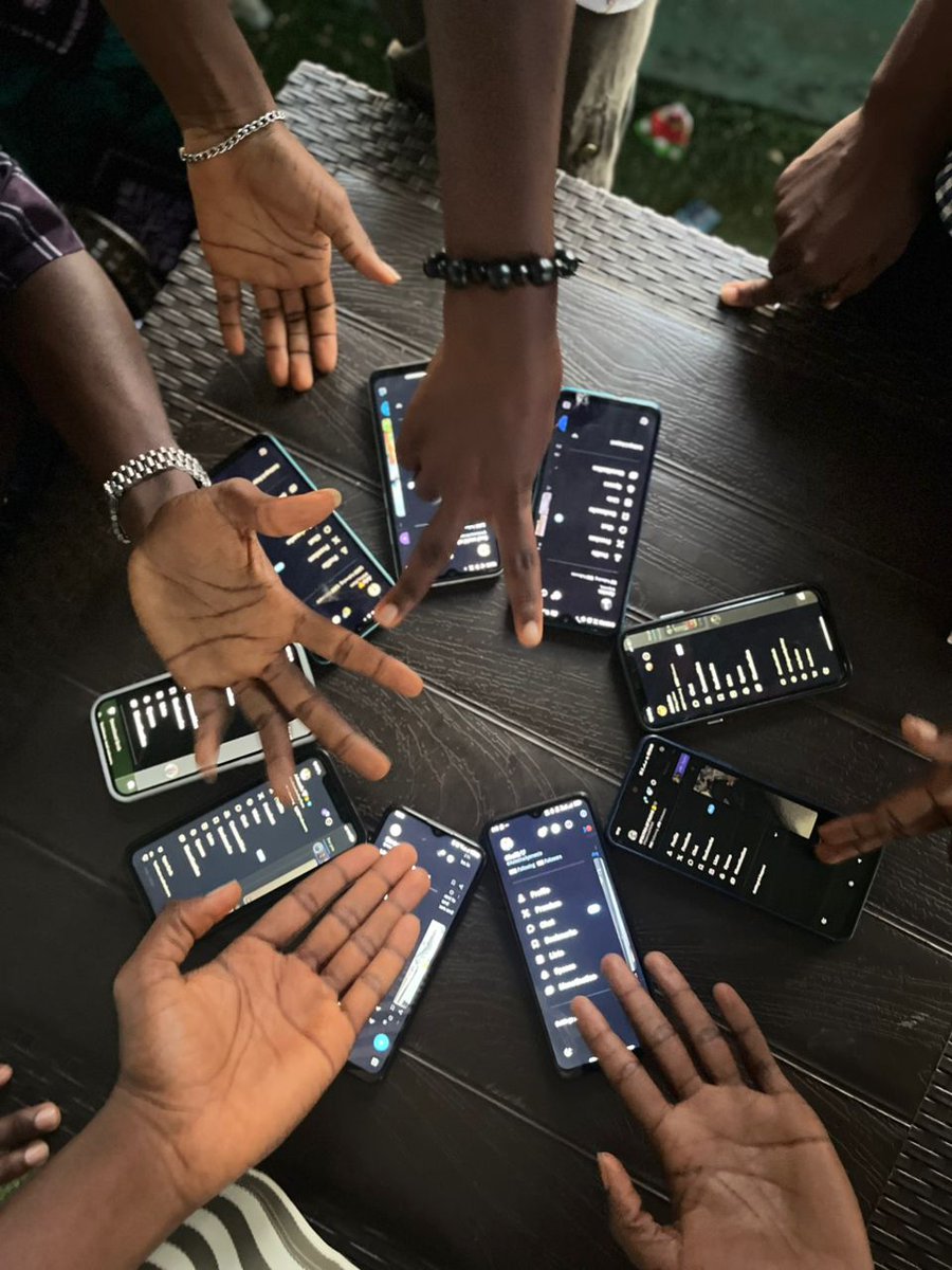 SpectraOfMME's tweet image. Outside with the greatest Mutuals 

Me sef no small 😌....