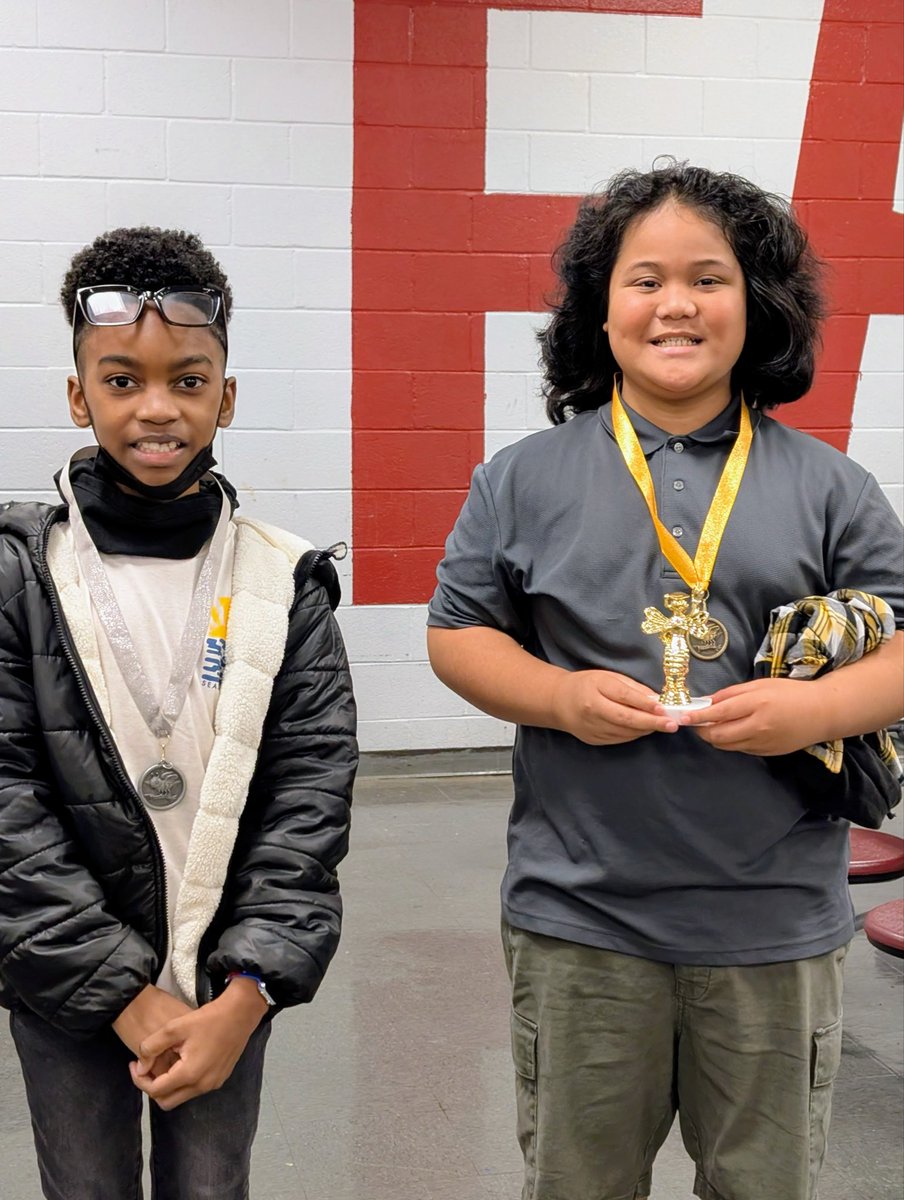 TweetDCS_HLI's tweet image. Congrats to all our spelling bee participants and winners! Taylor &amp;amp; Princeton will represent HLIS at the district spelling 🐝 in January. #TeamDCS #BeTheStandard #OneTeamOneDream