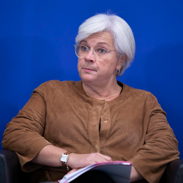 OFFICIERS, SOUS-OFFICIERS, SOLDATS DU RANG, ASPIRANTS...
Voici les 2 personnes qui vous représentent et qui parlent en votre nom. 

VOTRE HONNEUR EST BAFOUÈ PAR DES GENS SANS DIGNITÉ ET SANS MORALE.