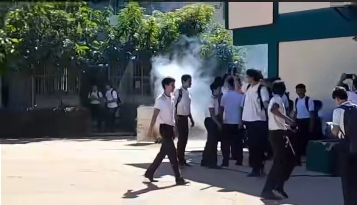 ReporteTab's tweet image. Investiga la @FGETabasco a estudiantes del Conalep que ayer quemaron un autobús en el plantel de Ciudad Industrial

#RT #Tabasco #Justicia 

shorturl.at/ioUuW