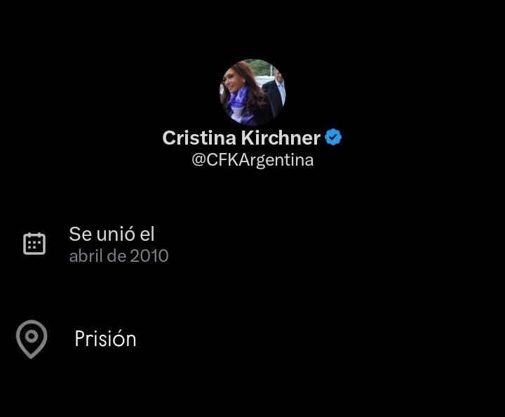 Argenpoirot's tweet photo. Che, la ubicación de Cristina, no puede ser 
Jajajajajajajajajajajjajajajjajajajaajajaj https://t.co/XOQoPxl1Sp