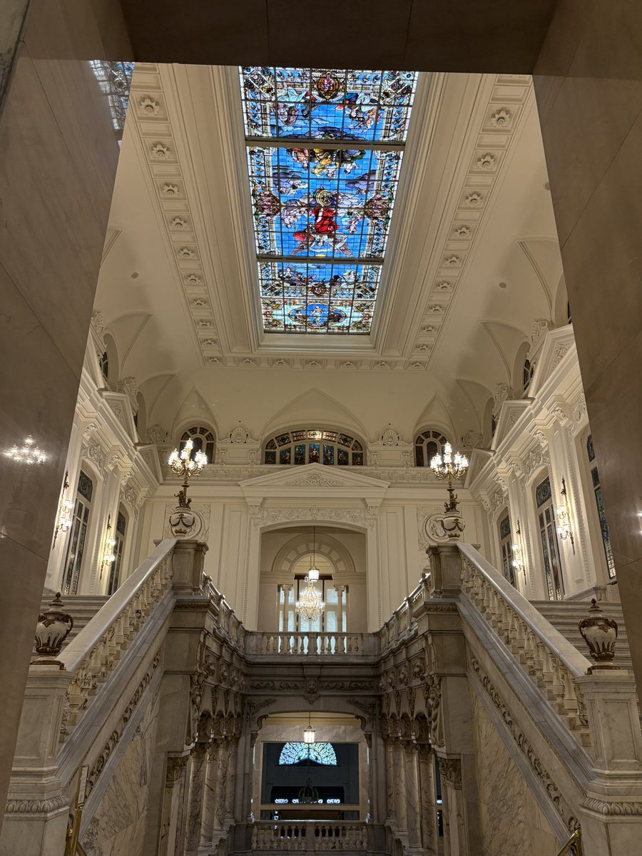 Ana_B_M_M's tweet image. 4 grupos de Bach (B2A) de @SalinasVoz han pasado a la segunda fase del concurso Generación Euro.
Además, los profesores hemos disfrutado de una formación formidable en el Banco de España, una experiencia inspiradora para seguir trabajando 🏅🏅🏅🏅
#GeneraciónEuro #bancodeEspaña