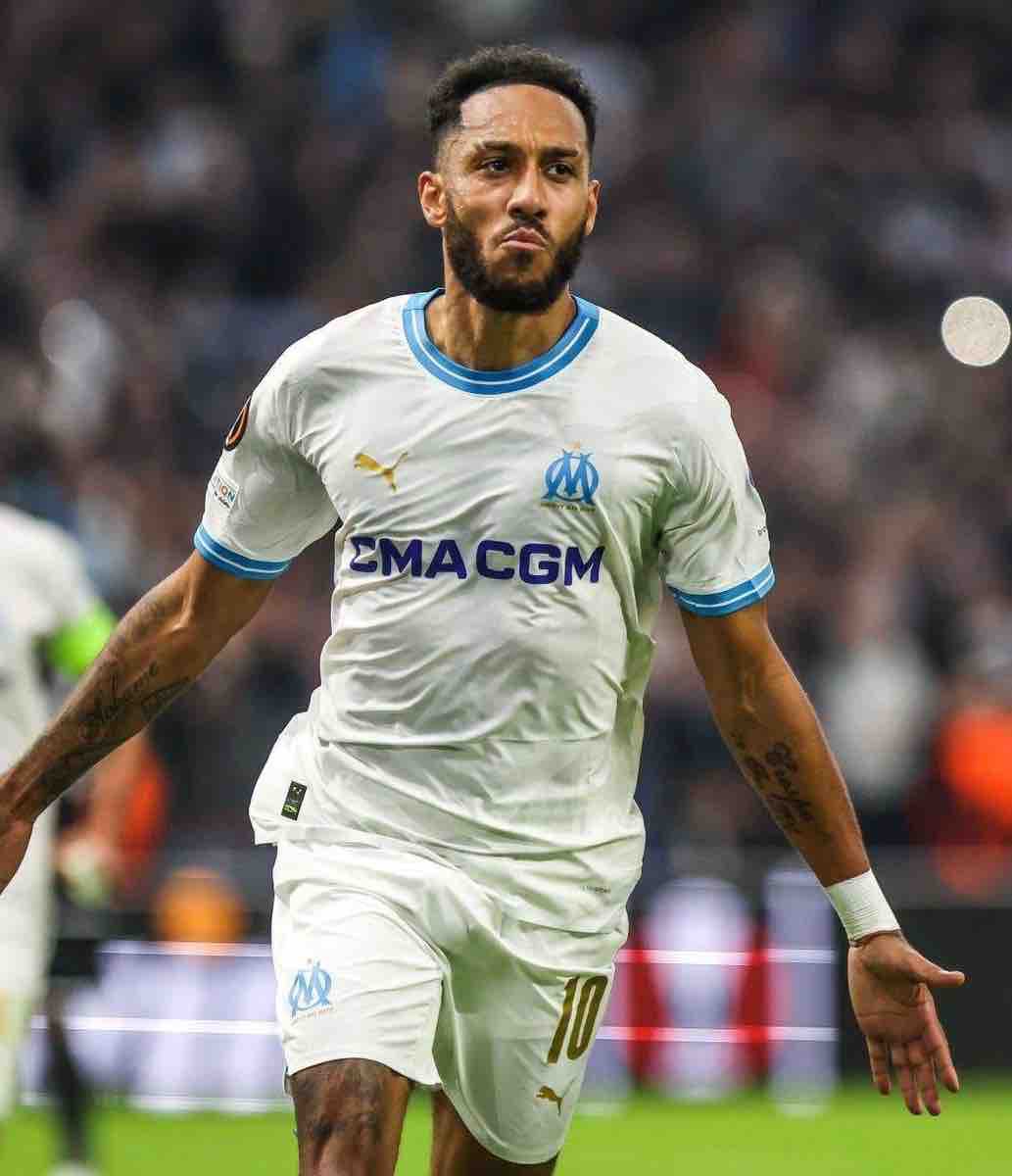 TouchlineX's tweet image. 🌟 Pierre-Emerick Aubameyang has now reached 400 career goals.