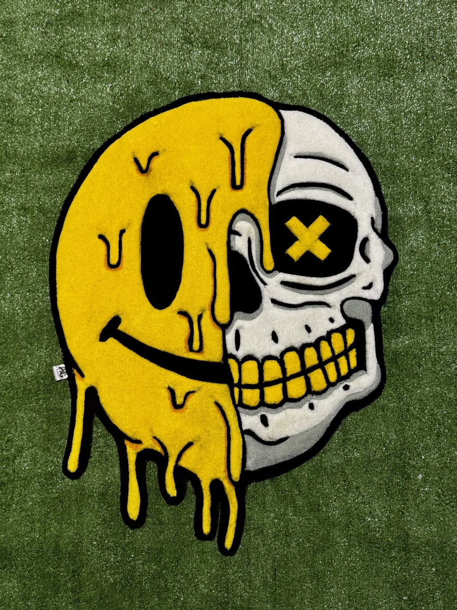 acartnz7's tweet photo. Smiley Skull Rug 🙂💀

#art #tufting #handmadeArt #customrugs #rugs #tuft https://t.co/JKj5zwn6in