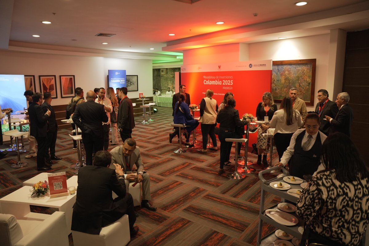 AGAP_PERU's tweet image. Durante el Roadshow se realizaron reuniones uno a uno con empresas interesadas en ingresar al mercado peruano, reforzando el atractivo del sector agrario.  

Más información 👉 lnkd.in/ex3c9VyK #AGAP

#PromPerú #Inversiones #Agroindustria #PerúEnElMundo #Competitividad