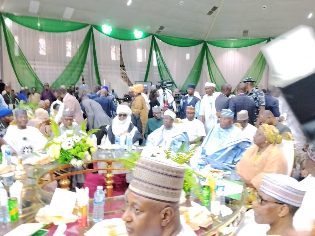 AcsCongress's tweet photo. Atiku Abubakar, Ramalan Yaro, Aliko Dangote,Rt. Hon.Amechi and Many deginitaries attends the Arewa Consultative Forum Silver Jubilee Dinner and Award Night, holding at Murtala Square, Kaduna.
21st November 2025 https://t.co/V7g1rysiCi