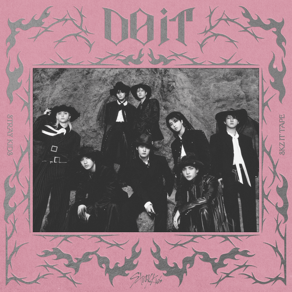kchartsmaster's tweet photo. "Do It" by Stray Kids debuts at #1 on the Worldwide iTunes Album Chart. https://t.co/bfhez4vluJ