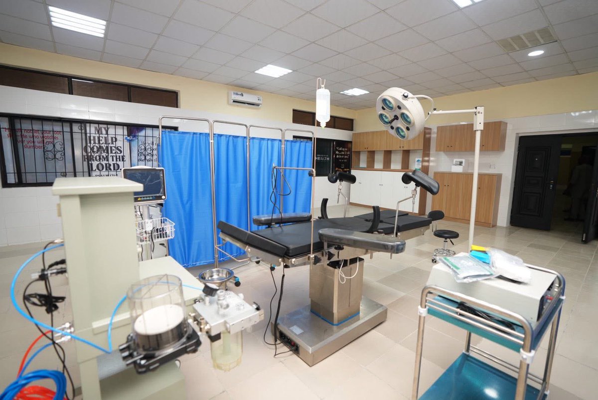 _PastorUmoEno's tweet image. Today, I commissioned the first fully functional General Hospital in Ukanafun since the area was created in 1976. This project, initiated since 2009, has now been rebuilt, equipped, and supported with new access roads under our State of Emergency on Healthcare.

I also approved…