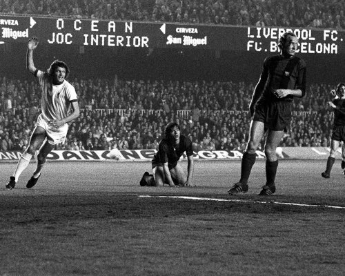 xaxx_5's tweet image. والله يا أندية إنجلترا كلهم رخوم، ما فيه نادي يجملهم ويرفع اسم دوريهم خارجيًا إلا ليفربول.

والله وصار البرشلوني المهان من ليفربول يهايط ويقلل من البريميرليغ

 آخر زمن والله