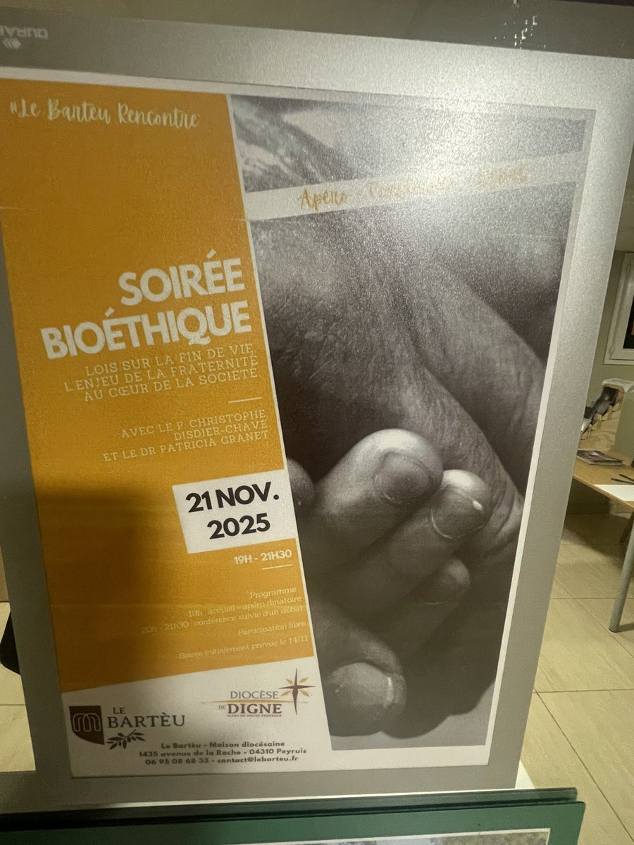EGobilliard's tweet image. Excellente soirée de débats autour des questions de fin de vie : merci aux participants, aux intervenants : Marie Françoise Hartog présidente de ASP04, @PatriciaGranet médecin et maire de Digne les bains et le Père Christophe Disdier-Chave