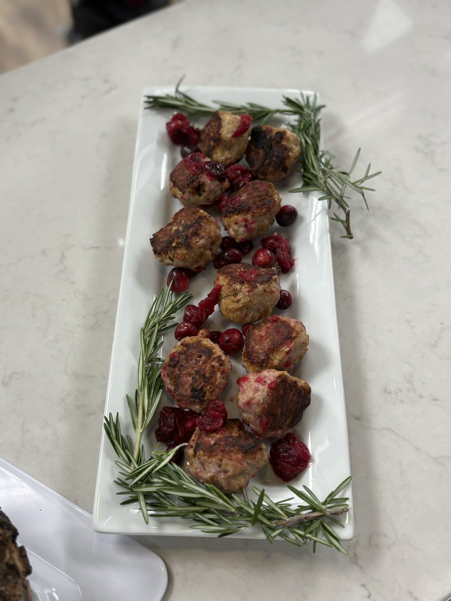 Chef Mikes Menu tweet media