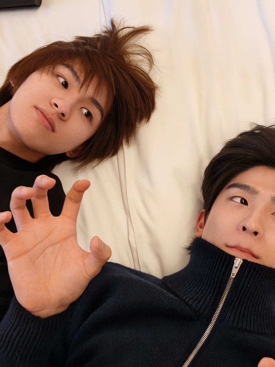 nakanisnakan's tweet image. ไฟล์ทดึกแลนดิ้งแล้วคับบ จะรีบนอนแล้วตื่นไปเจอพี่ ๆ พรุ่งนี้น้า~ 晚安 ✨

#ThomasKong #โทมัสก้อง