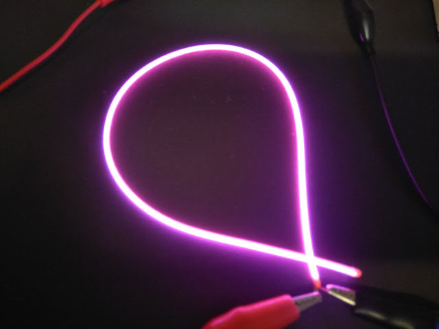 LucVolders2's tweet image. This time a first look at flexible led filament. For projects with #esp8266 #esp32 #rp2040 #rp2350 #raspberrypico #arduinoforbeginners  #Arduino #IoT  #InternetOfThings Discusses types, what #power and resistor are needed and how to switch or dim filament: lucstechblog.blogspot.com/2025/11/flexib…