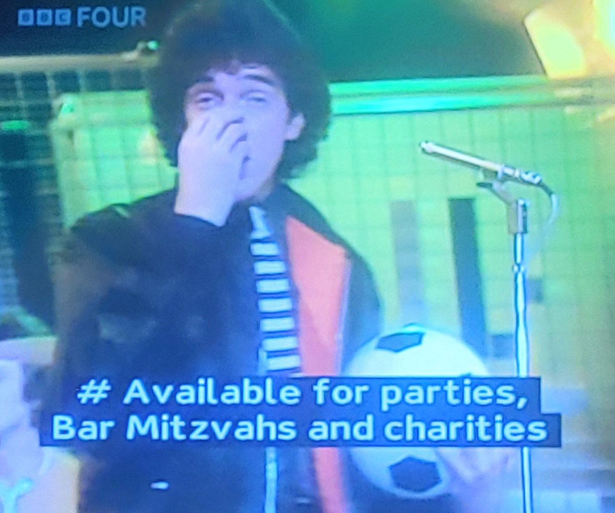 _Jess_CB's tweet image. BA Robertson doing the "Jewish big nose" trope to the Bar Mitzvah lyric wasn't on my #TOTP bingo card