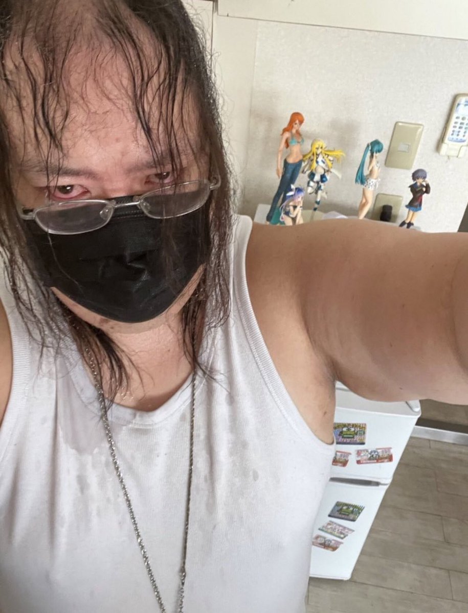 sosouistitii's tweet image. Les geek puants dans la vraie vie