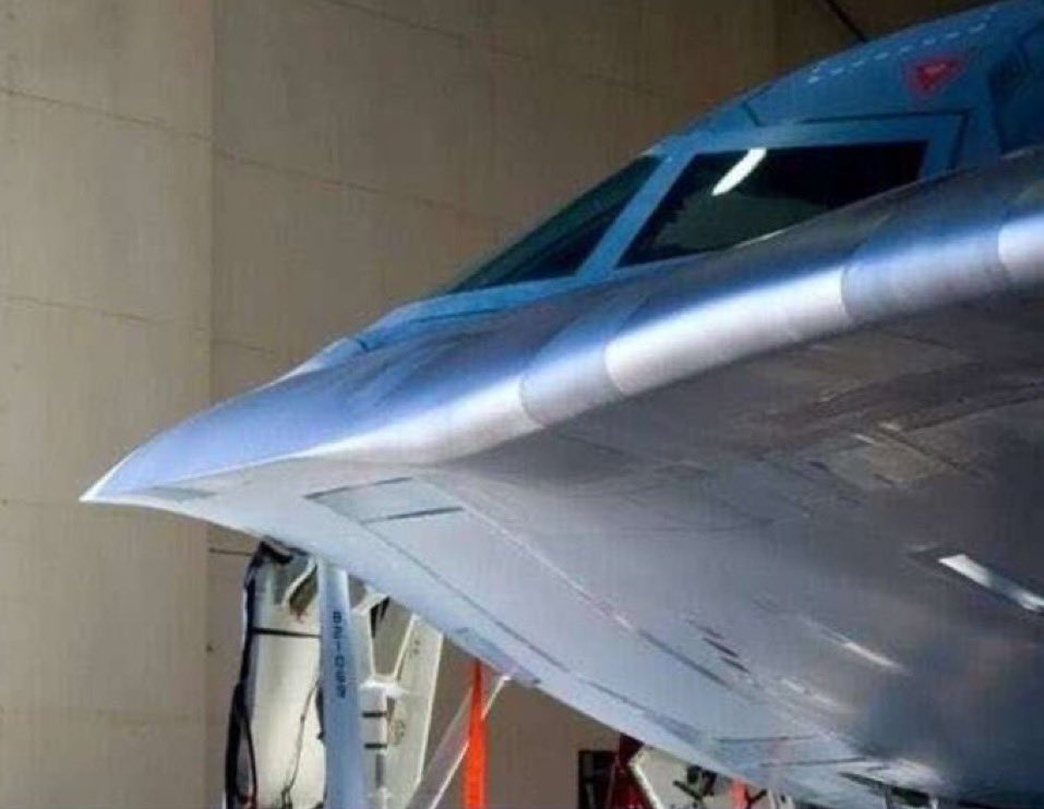 OldeWorldOrder's tweet image. You don&apos;t wanna be there when the 20,000lb kinetic projectiles start falling.