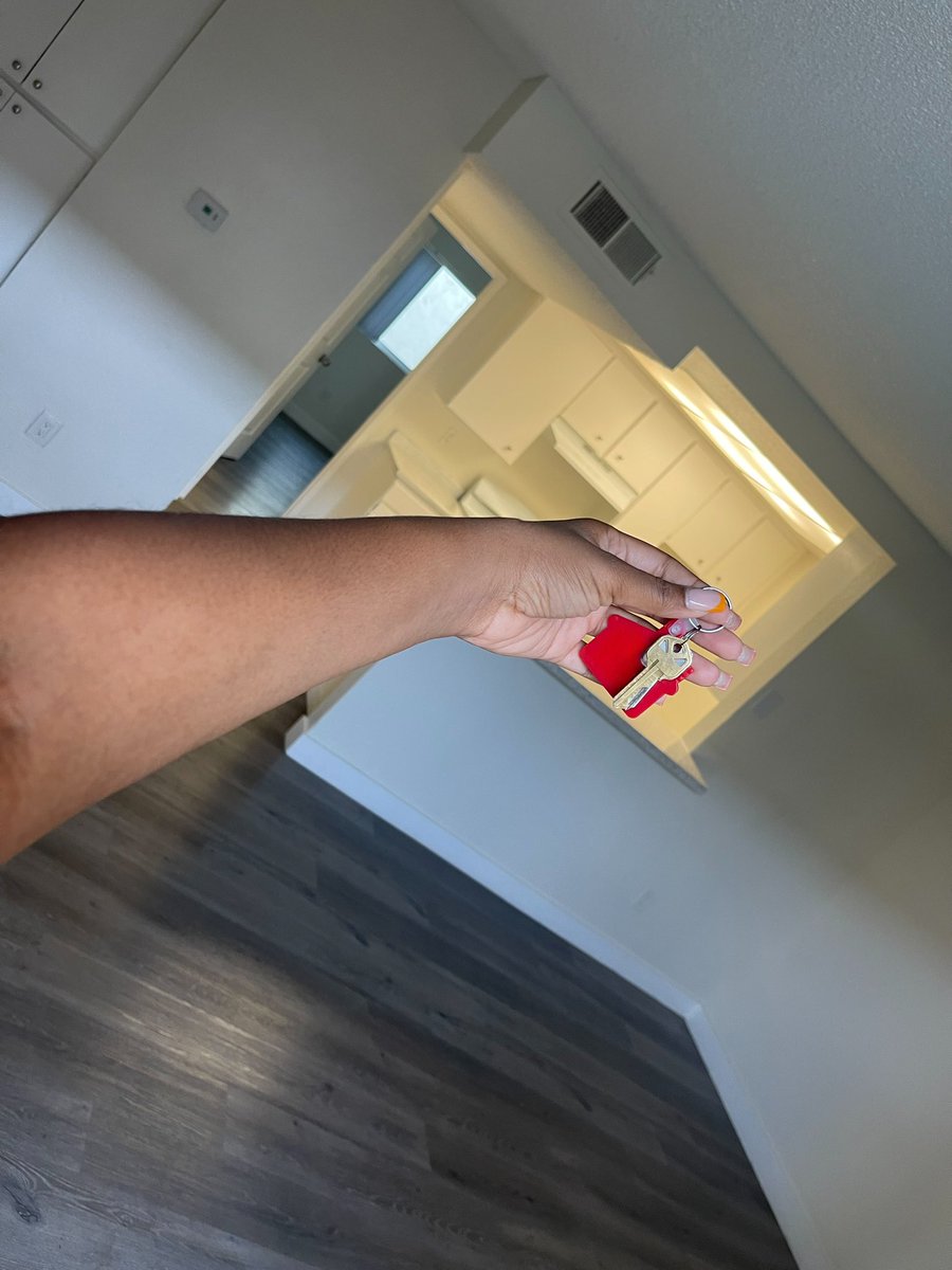 juneggemini's tweet image. New car, New Place &amp;amp; City, New Job…… I just wanna thank god! This year started off so bad for me! But I pushed through! Even my credit score went up! I’m just grateful for everything! I know my mom proud of me🥹💞