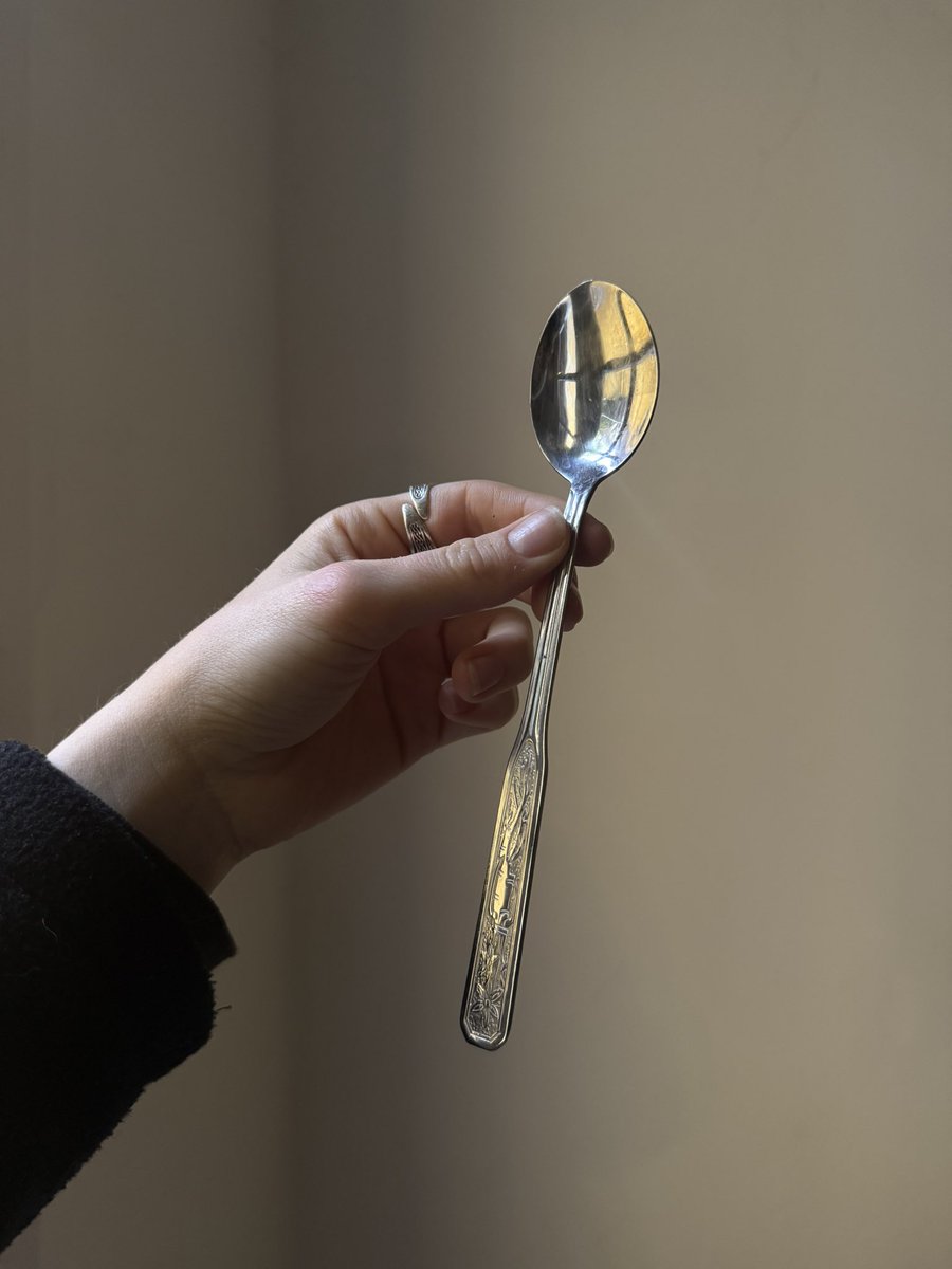 not2sw33t's tweet photo. my girlfriend puts a spoon in my purse every time we go out to eat https://t.co/v70g6nX6QC