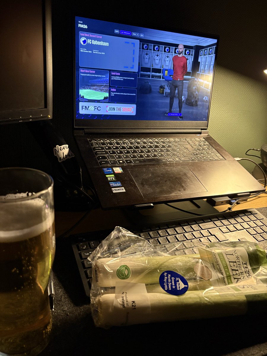 Drink ✅
Snacks ✅

Time to play some FM on this fine Friday Night. 

#FM26 #LeekyDefence #Ad