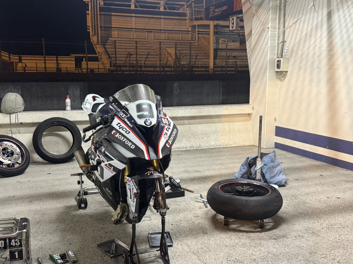 早朝の筑波で作業中🛞

レース終わったからか空いてる