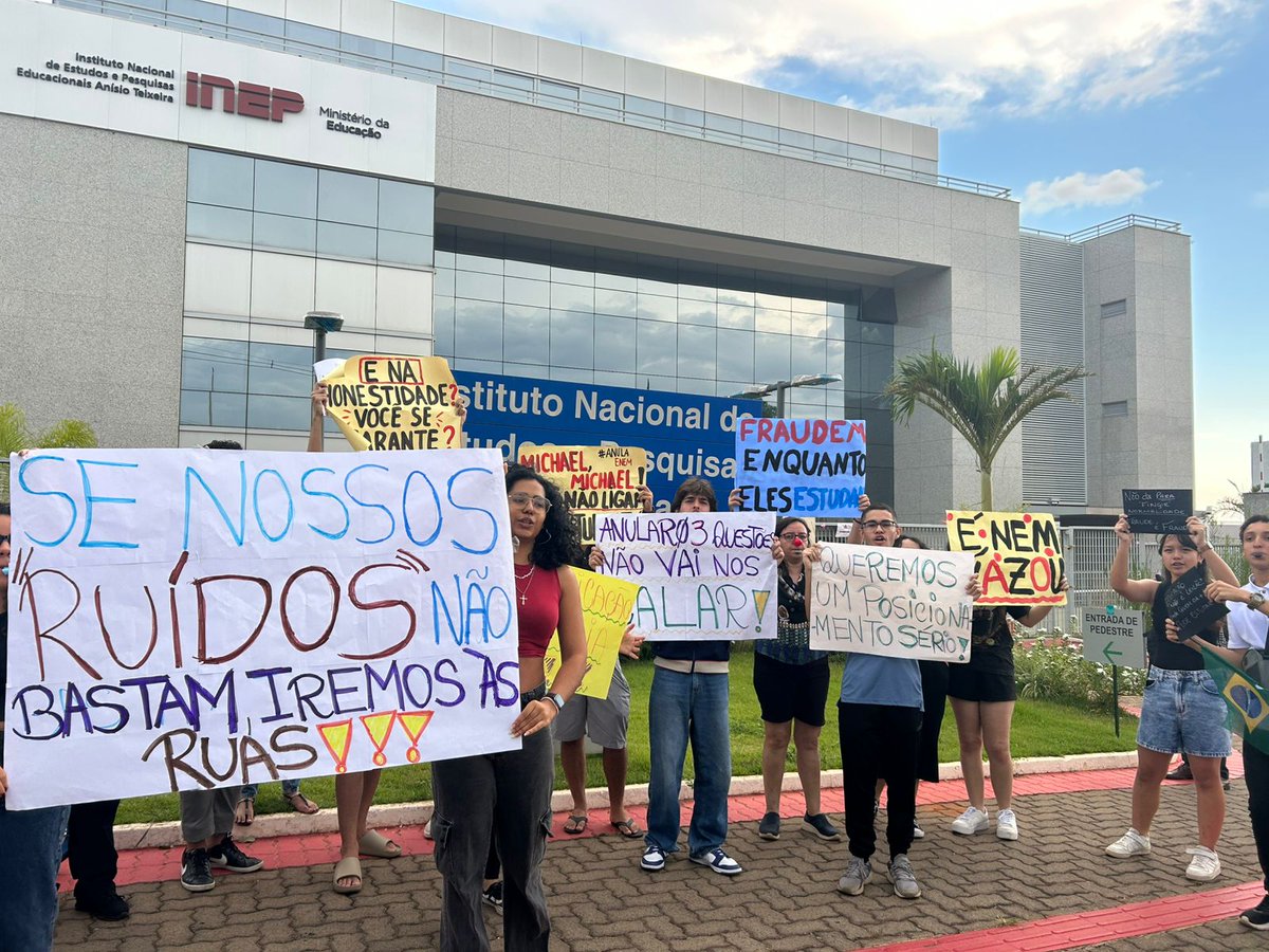 Eu queria tá em Brasília agr 
#ESTUDANTENASRUAS #ANULAENEM #ALUNAENEMDF