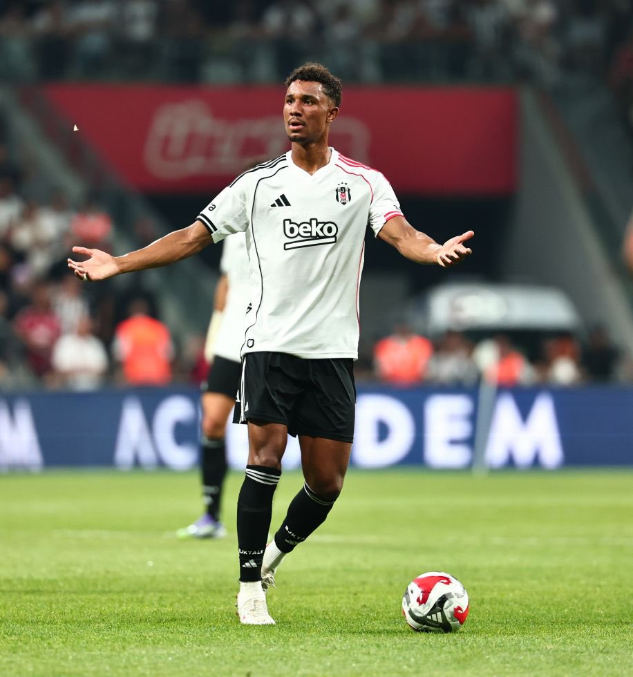 gundembjkcom's tweet image. 💥 Beşiktaş yönetimi, Felix Uduokhai&apos;ye gelecek olan teklifleri değerlendirecek.

🚨 Yönetim, Alman stoper için satın alma opsiyonlu önerilere de açık durumda. (@sahinogluogun)