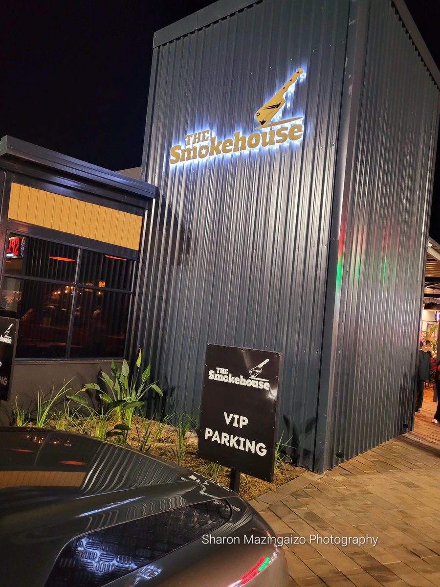 sharonmufaro's tweet image. My first time at Greenfields Retail Centre. The mall was packed, and couldn’t find any parking. The entire retail centre had a festive atmosphere — just happy people and shoppers everywhere.

I was excited to try Smokehouse at Greenfields, but couldn’t find a table. Smokehouse…