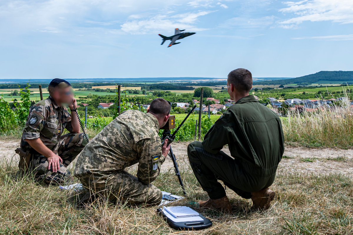 FrenchForces's tweet image. 📍France | Air efficiency on the agenda of 🇺🇦@DefenceU&apos;s training program, as part of the 🇪🇺EUMAM mission:
 
✈️ Flying 
🎯 Guidance by Joint Terminal Attack Controllers (JTAC) 
🛠️ Aeronautical maintenance and mechanics

➡️ Strengthening the capacity of @DefenceU 🇺🇦 to defend the…