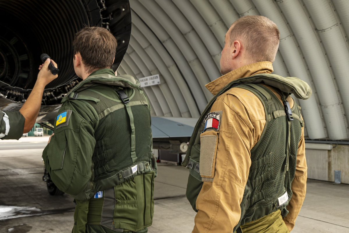 FrenchForces's tweet image. 📍France | Air efficiency on the agenda of 🇺🇦@DefenceU&apos;s training program, as part of the 🇪🇺EUMAM mission:
 
✈️ Flying 
🎯 Guidance by Joint Terminal Attack Controllers (JTAC) 
🛠️ Aeronautical maintenance and mechanics

➡️ Strengthening the capacity of @DefenceU 🇺🇦 to defend the…