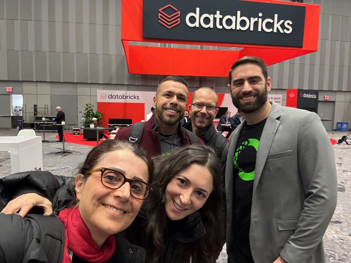 anacondainc's tweet image. We had a great time at the #DataAIWorldTour stops in Toronto and NYC! 💚

It was inspiring to connect with data leaders and showcase how Anaconda’s native integration with @Databricks accelerates secure access to trusted Python packages within the Data Intelligence Platform.