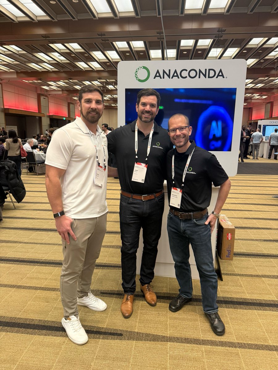 anacondainc's tweet image. We had a great time at the #DataAIWorldTour stops in Toronto and NYC! 💚

It was inspiring to connect with data leaders and showcase how Anaconda’s native integration with @Databricks accelerates secure access to trusted Python packages within the Data Intelligence Platform.