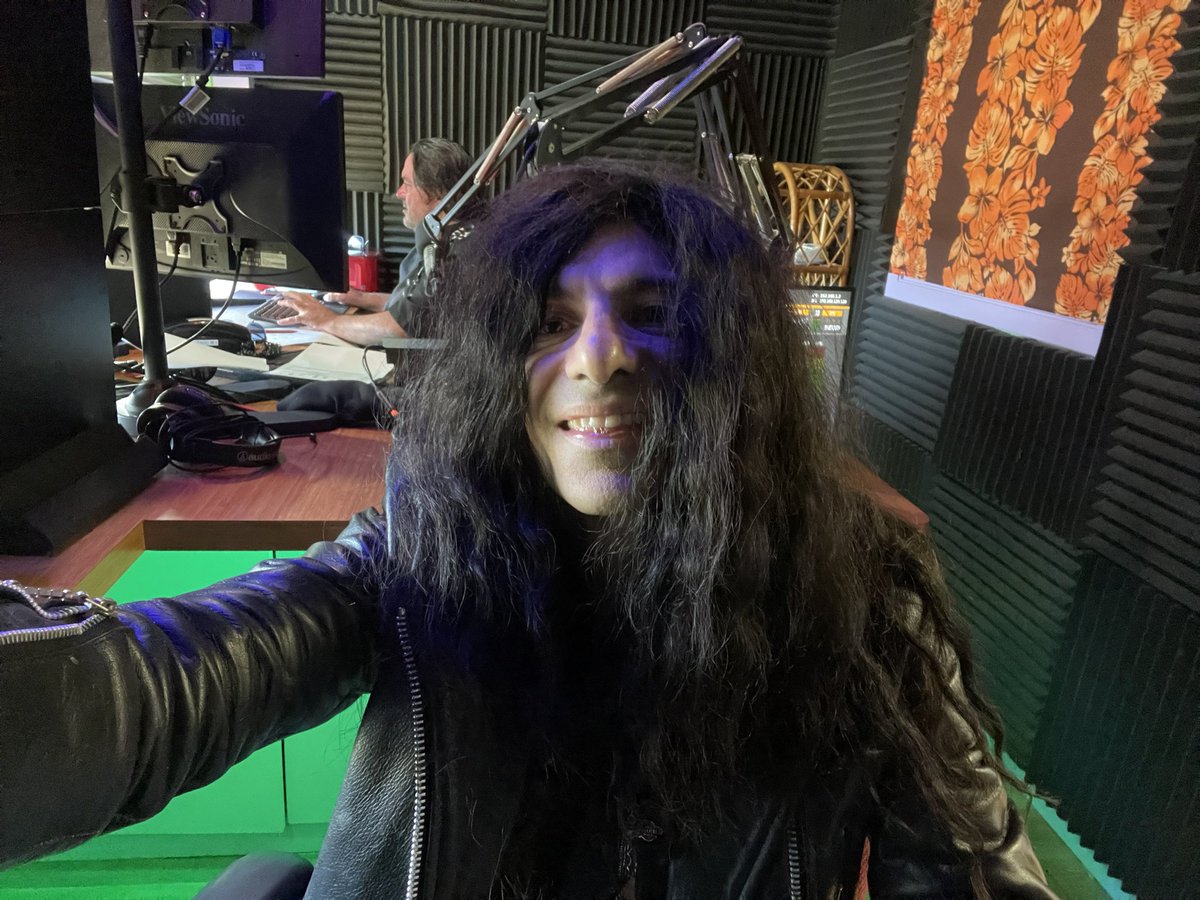 MikeCampese's tweet image. Live interview on #Kauai radio today!

Kauai’s rock station The X 107.9 FM

Airs today (Friday, Nov 21) at 4 PM HST / 9 PM EST.

Stream from anywhere:
shorturl.at/GKm1Z
Broadcasting across 5 stations.

 #RadioInterview#LiveRadio #MikeCampese #HawaiiMedia #1079TheX #Hawaii