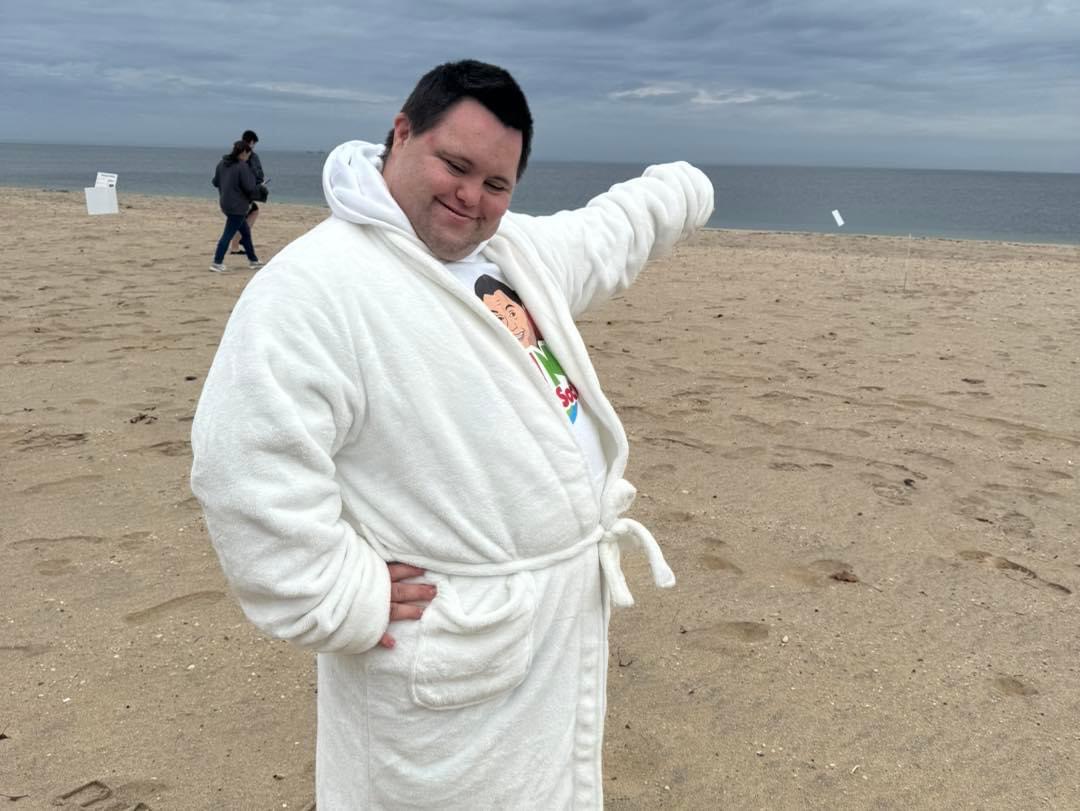 JohnsCrazySocks's tweet image. Want to see me do something crazy for a cause I love? I’m diving into icy water for the @SpecOlympicsNY Polar Plunge. Please support me by donating here:  f.mtr.cool/kvilhzneyq
#SpecialOlympics #SpreadingHappiness #PolarPLunge
