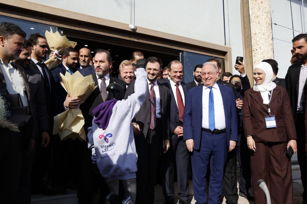 أطلق وزير الاتصالات وتقانة المعلومات "عبد السلام هيكل" بمشاركة عدد من الشخصيات البارزة الدورة الحادية عشرة من معرض «سيريا هايتك» على أرض مدينة المعارض بدمشق.

#الجمهورية_العربية_السورية 
#وزارة_الاتصالات_وتقانة_المعلومات