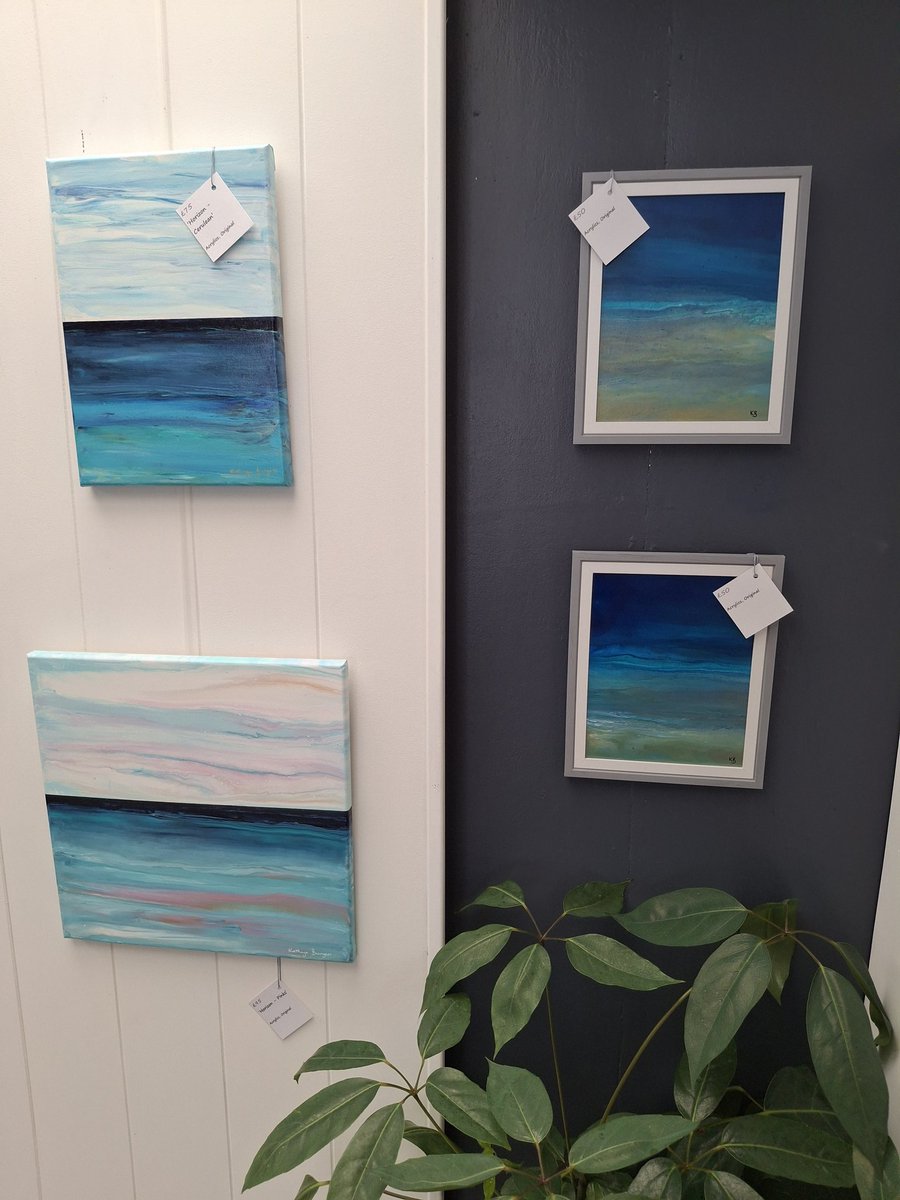 ed_objective's tweet image. 🎁🌲🎁🌲🎁🌲🎁
Do you know a family member,  friend or colleague who might like an original #flowmotionart for Christmas?
Pic 1 - 8&quot; square framed- multi pinks £40 
Pic 2 - Top R, Bottom R (framed)- £50 each, Top L £75, Bottom L £95 
(P+P extra on all paintings)
@Gaiinz