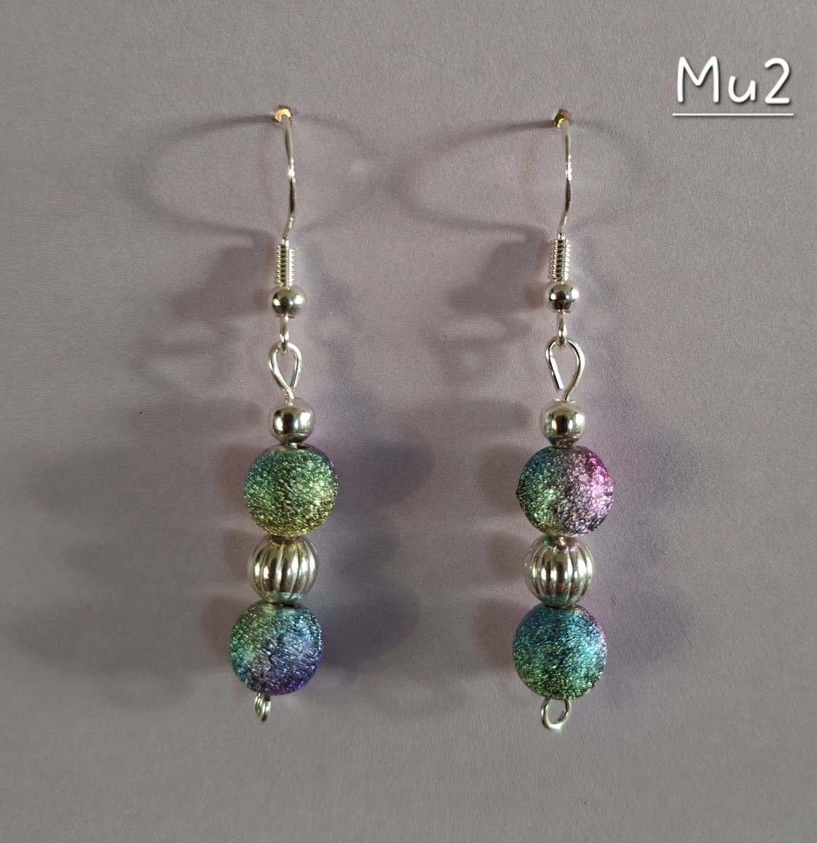 ed_objective's tweet image. Need a 🎁 but no ⏰️ to shop?
It&apos;s all about the multicolour tonight ❤️🧡💛💚🩵💙
1x pr of earrings (st silver hooks)+ a #flowmotionart card +P&amp;amp;P, all for £20. DM if interested.