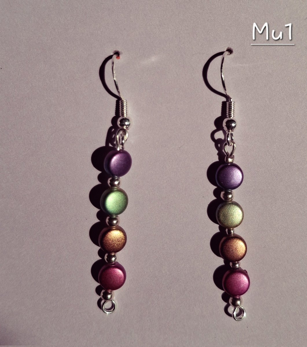 ed_objective's tweet image. Need a 🎁 but no ⏰️ to shop?
It&apos;s all about the multicolour tonight ❤️🧡💛💚🩵💙
1x pr of earrings (st silver hooks)+ a #flowmotionart card +P&amp;amp;P, all for £20. DM if interested.