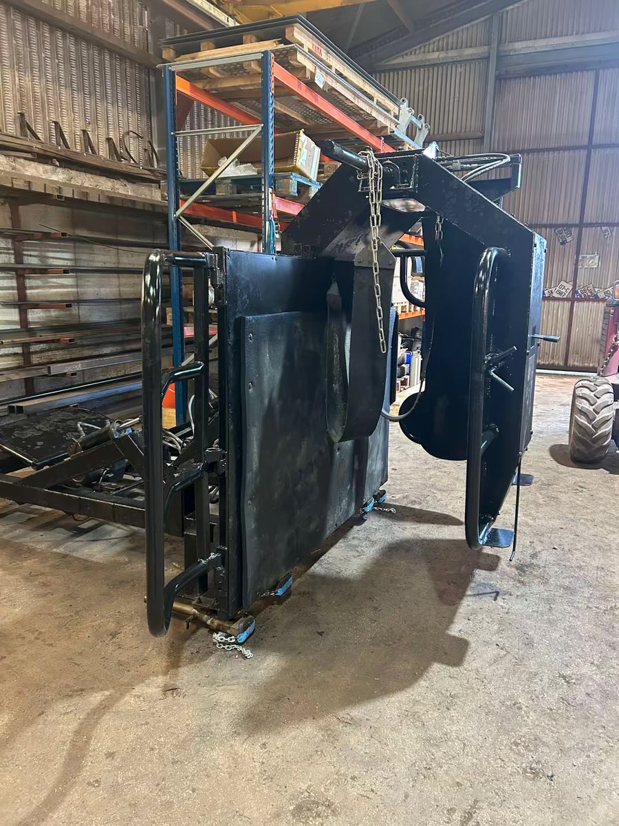Inspect_4's tweet image. For Sale: This was one of our 1st original Inspect4 crushes and it’s back due to the farmer upgrading to the newer Inspect 4 model. This is a great option for a farmer who would like a roll over crate at a fraction of the cost of a new one. Whatapp 0879539581 for more info.